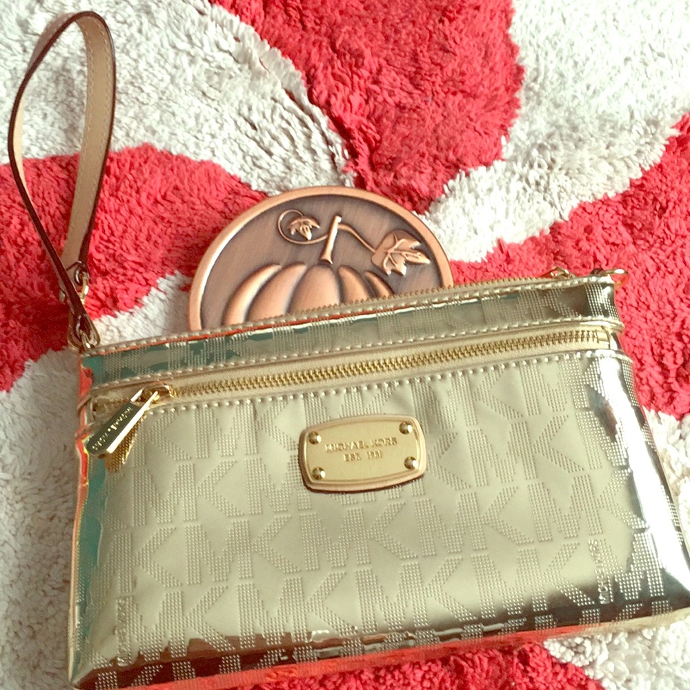Michael Kors Wristlet bag for any ocasión